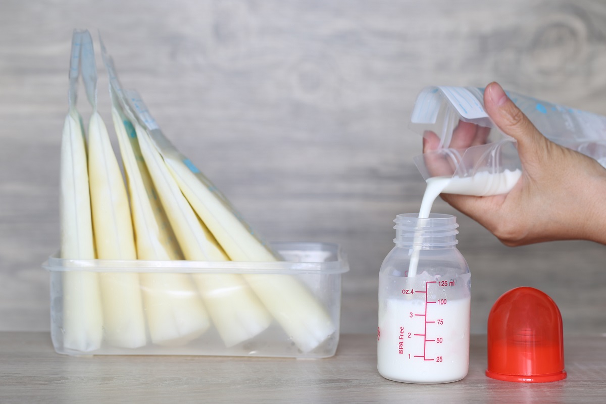 Armazenamento, congelamento e utilização subsequente do leite materno extraído